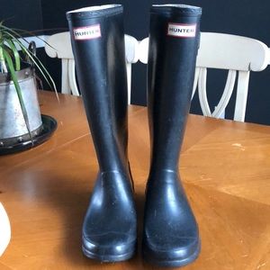 Black matte Hunter rain boots